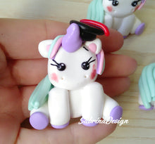 Load image into Gallery viewer, Bomboniera unicorno laurea, unicorno laurea, bomboniera tocco, unicorno con tocco bomboniera laurea SabrinaDesign