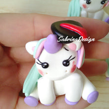 Load image into Gallery viewer, Bomboniera unicorno laurea, unicorno laurea, bomboniera tocco, unicorno con tocco bomboniera laurea SabrinaDesign