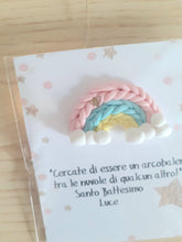 Load image into Gallery viewer, Bomboniera arcobaleno, bomboniera battesimo, bomboniere nascita bimba, segnaposto battesimo SabrinaDesign
