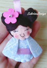 Load image into Gallery viewer, Bomboniera kokeshi, bomboniera battesimo, bomboniere nascita, bomboniere comunione SabrinaDesign
